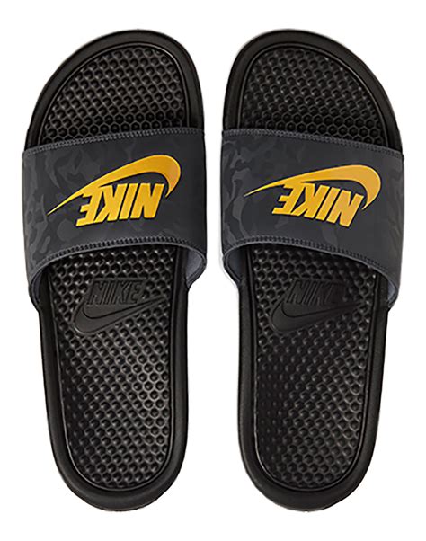 nike benassi slides men's